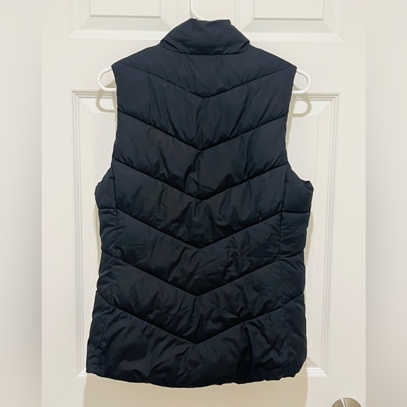 GAP Dark Puffer Vest - Picture 3 of 6